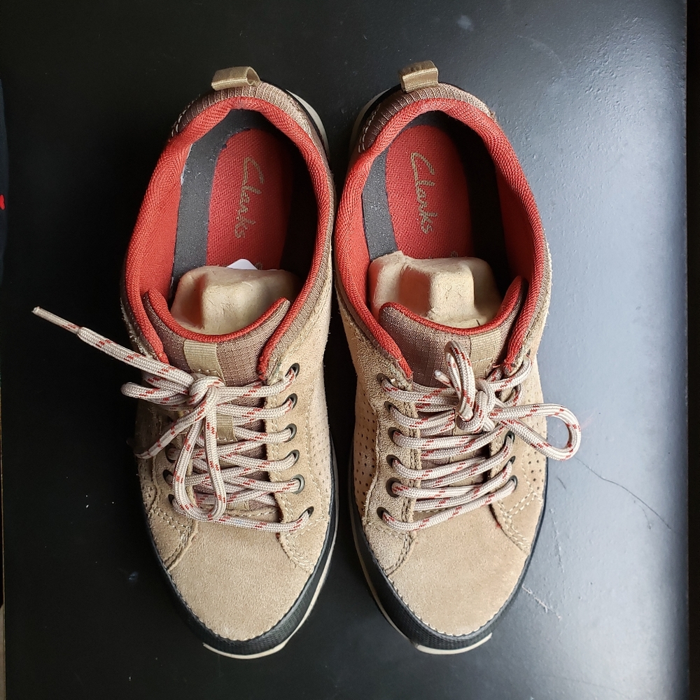 Clark's Sneakers size 7.5